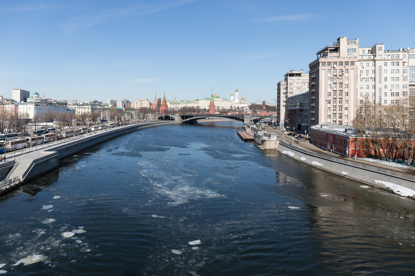 Ледоход на Москве реке